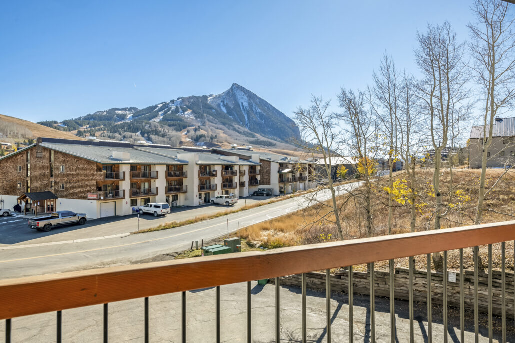 Crested Butte Outrun Ski Condo For Sale